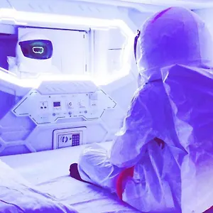 Capsule hotel Met A Space Pod @ Boat Quay