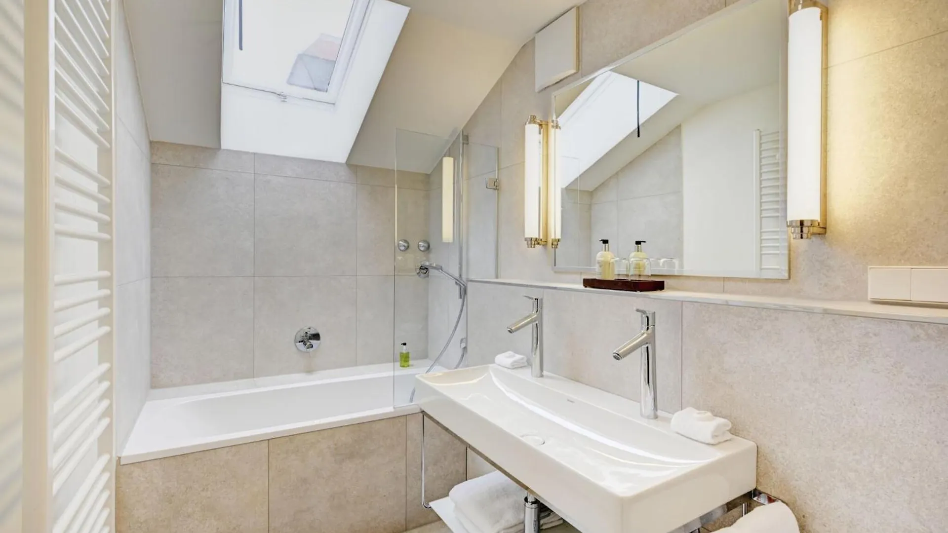 Hotel Admiral Munich 4*,